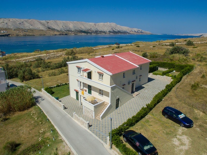 Apartmanska kuća u Pagu